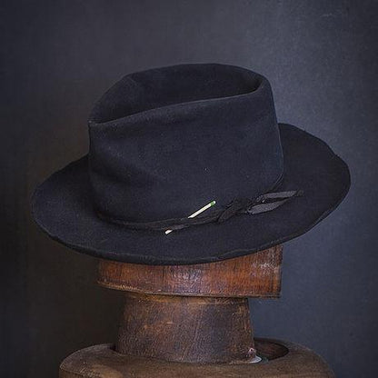 Hat 208